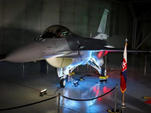 Slovakia's first F-16 fighter jet landed at an air base in Arizona, but there is no adequate infrastructure for these planes in Slovakia