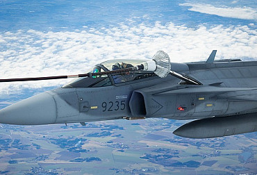 Lion Effort: Air combat and in-flight refuelling