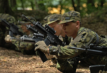 Voluntary military training for high school students: the Czech model in a European conte