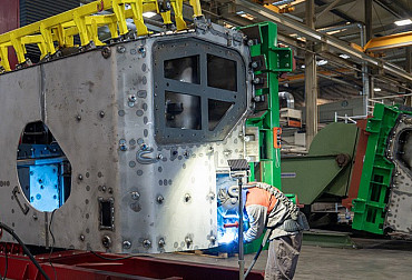 VOP CZ Welds Armored Cabins for KNDS, Entering the Top Tier of Military Welding