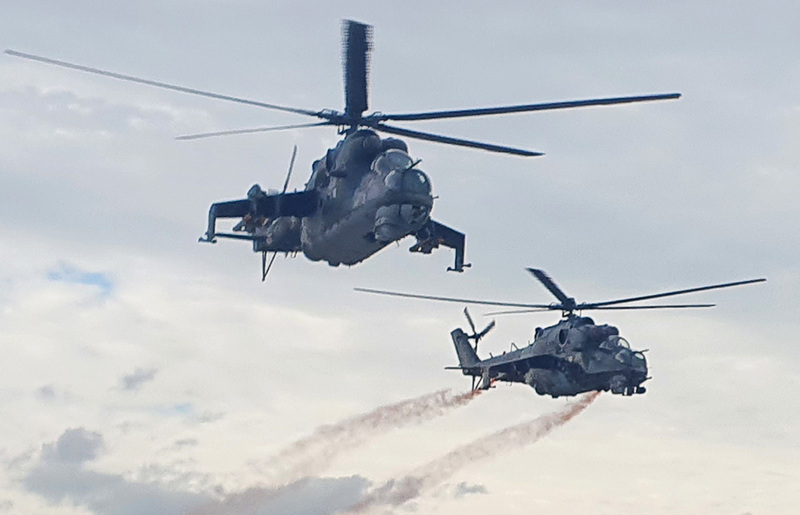 Picture: Dynamic demonstration of Mi-24V attack helicopters | Tomáš Vlach / CZ DEFENCE