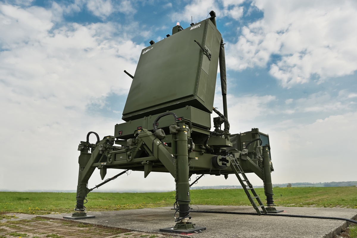 Foto: Osm kusů 3D mobilních radiolokátorů MADR, které jsou součástí ověřeného izraelského systému protivzdušné obrany Iron Dome, bylo pořízeno na základě uzavření česko-izraelské smlouvy 5. prosince 2019. | 26. pvrpz