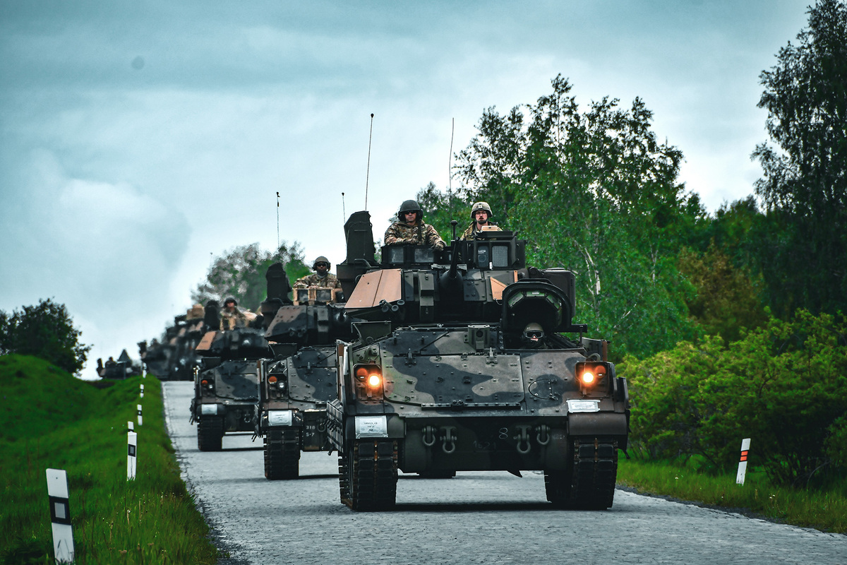 Foto: Přesun techniky americké armády | svob. Brigita Ročňáková