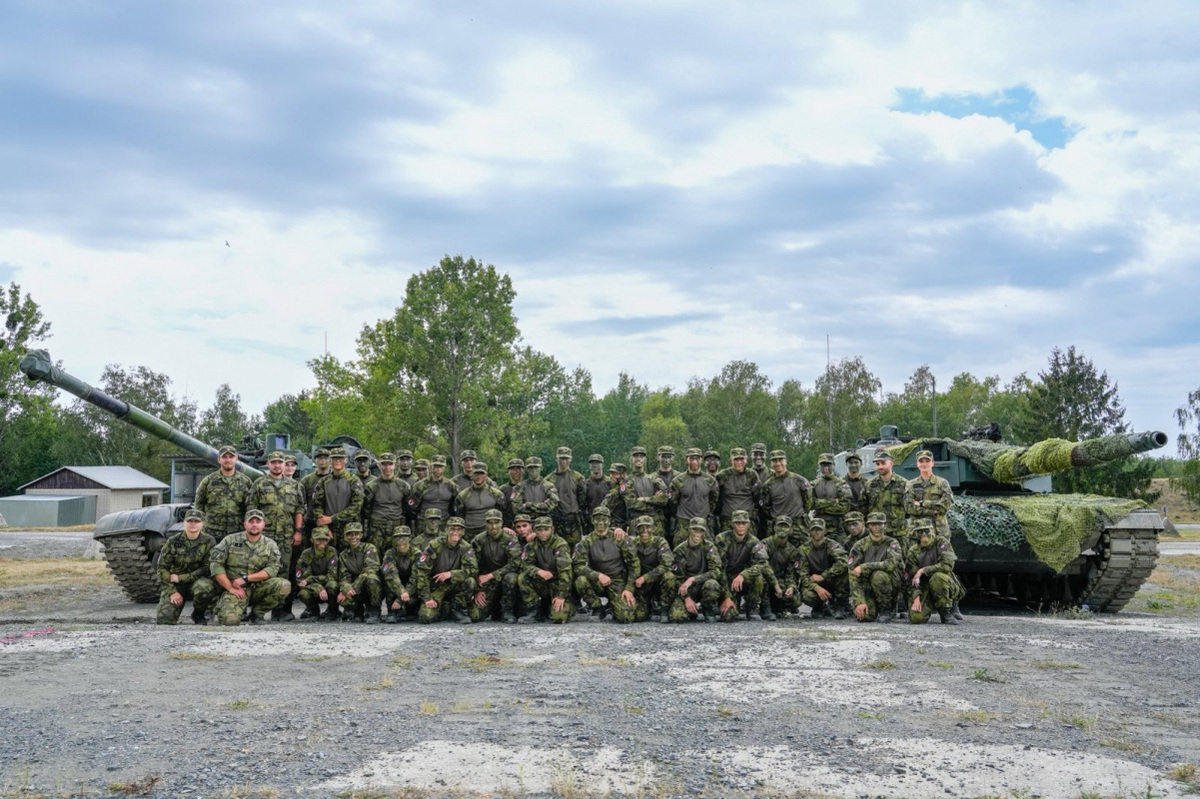 Foto: Studenti dobrovolného vojenského cvičení (DVC) u 7. mechanizované brigády | svob. Brigita Ročňáková