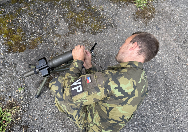 Picture: Preparation of a pyrotechnic blasting device | Michal Pivoňka / CZ DEFENCE