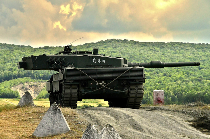Foto: Do České republiky dorazily poslední za 14 tanků Leopard 2A4 z Německa darovaných za podporu Ukrajiny. | Ministerstvo obrany ČR
