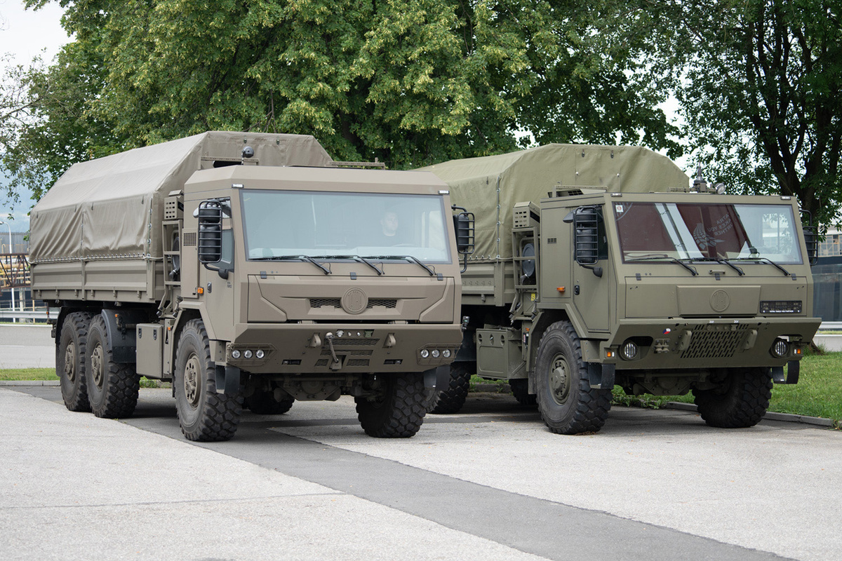 Foto: Tatra Force 3. generace (vlevo) a 2. generace | Michal Pivoňka / CZ DEFENCE