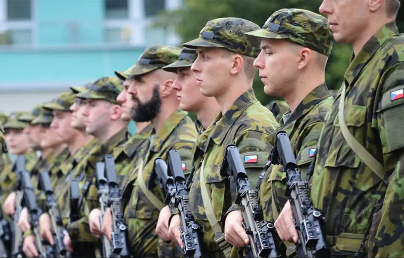 Foto: Generál Řehka potvrdil nutnost zefektivnit nejen rekrutaci nových vojáků z povolání, ale také zajistit udržitelnost stávajících vojáků v rámci jednotlivých odborností a vybraných lokalit. | Jan Zilvar / CZ DEFENCE