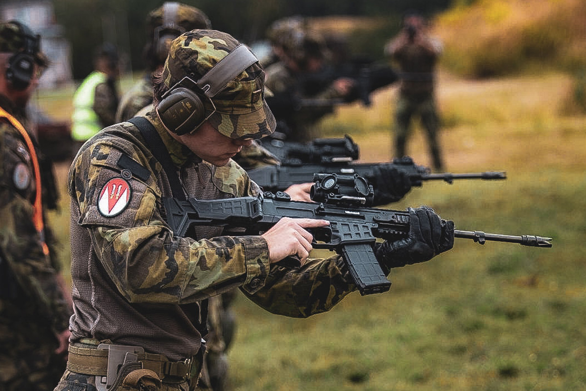 Foto: Samozřejmostí je mít propracovaný systém zvyšování úrovně nejen fyzické připravenosti, ale i celkové bojové připravenosti jednotlivce | 7. mb