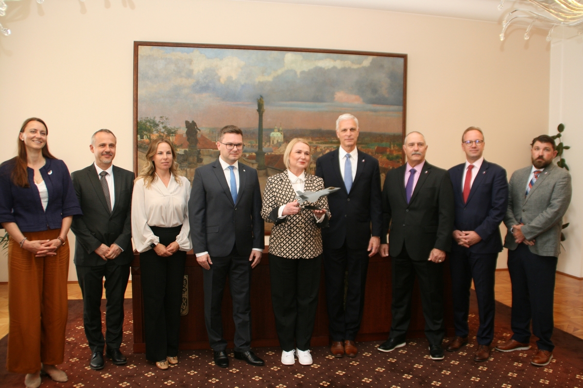 Foto: Včera byla uzavřena Dohoda o projektu průmyslové spolupráce (ICPA – Industrial Cooperation Project Agreement) mezi LOM PRAHA s.p. a Lockheed Martin Global, Inc. | Pavel Lang