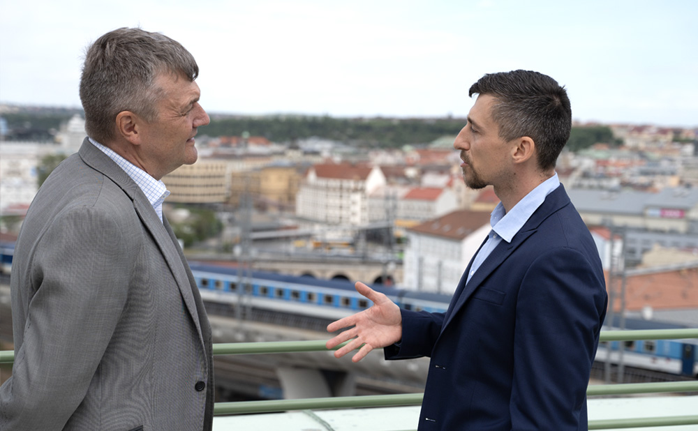 Foto: V tomto díle našeho diskusního pořadu CZ DIALOGY jsme si povídali s velitelem 43. výsadkového pluku pplk. Petrem Matoušem | Michal Pivoňka / CZ DEFENCE
