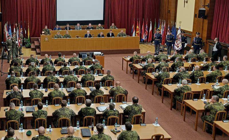 Foto: „Je mojí povinností říkat fakta, i když jsou nepříjemná. A budu to dělat dál,“ sdělil ve své řeči genpor. Karel Řehka | Jan Zilvar / CZ DEFENCE