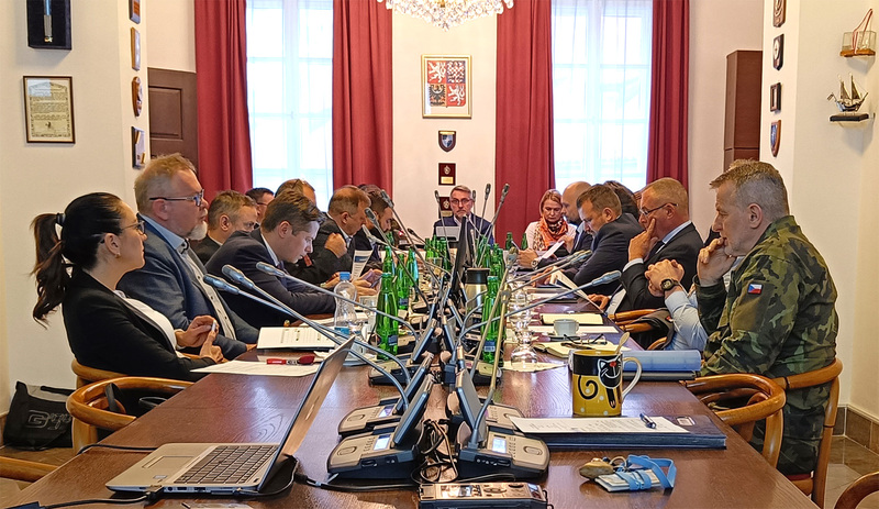 Foto: Výbor pro obranu mimo jiné řešil bezpečnostní situaci na Ukrajině a v Izraeli a schválenou Koncepci výstavby Armády České republiky 2035 | Jan Zilvar / CZ DEFENCE