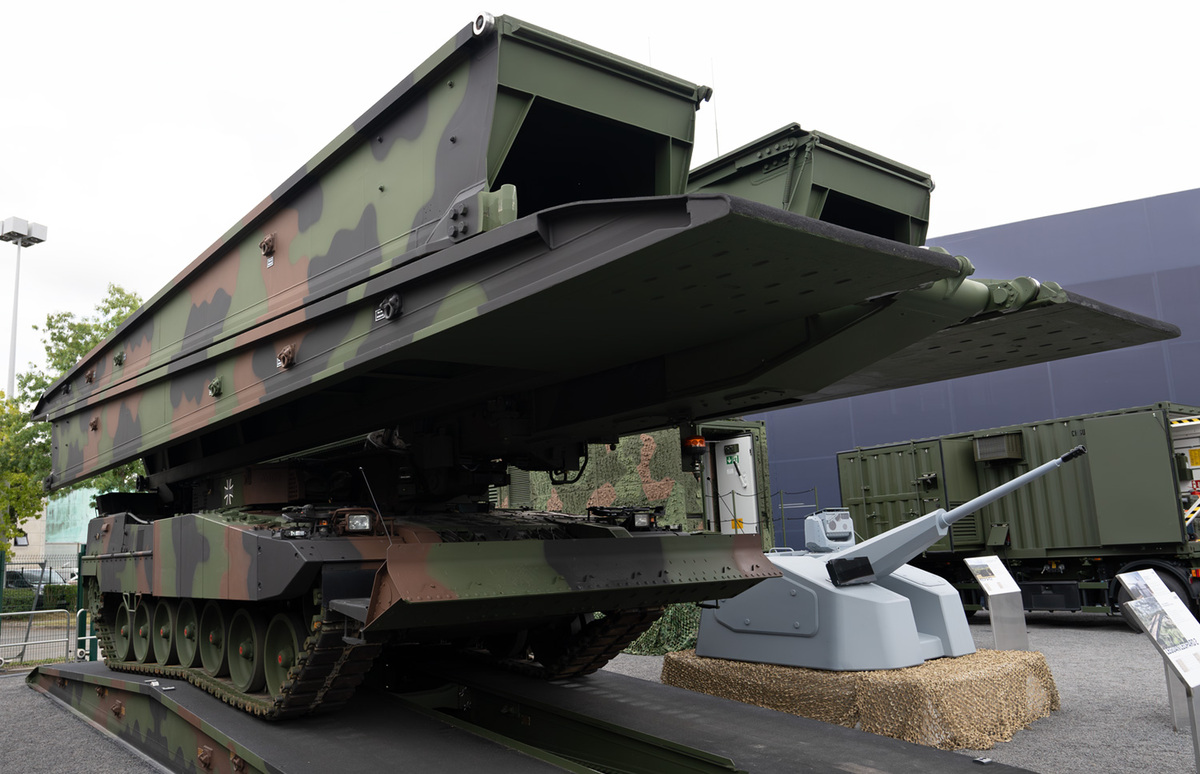Foto: Mostní systém Leguan na podvozku tanku Leopard 2 | Michal Pivoňka / CZ DEFENCE