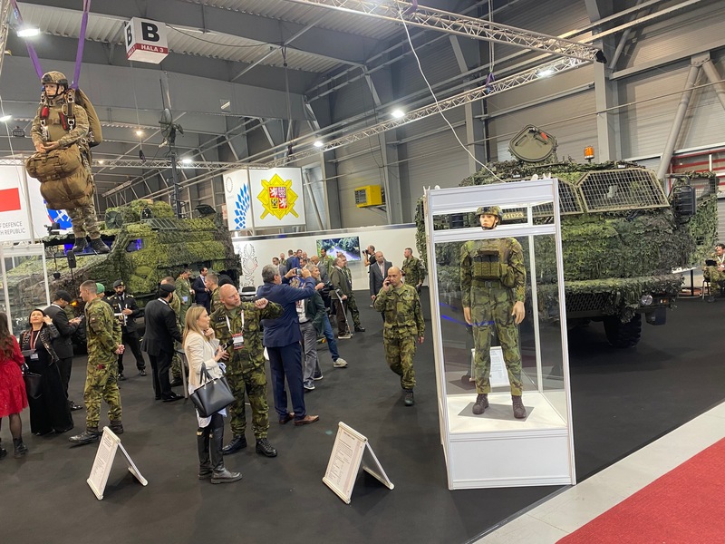 Foto: V šesti výstavních halách představí své produkty a služby přes 320 vystavovatelů z 35 zemí | Michal Pivoňka / CZ DEFENCE