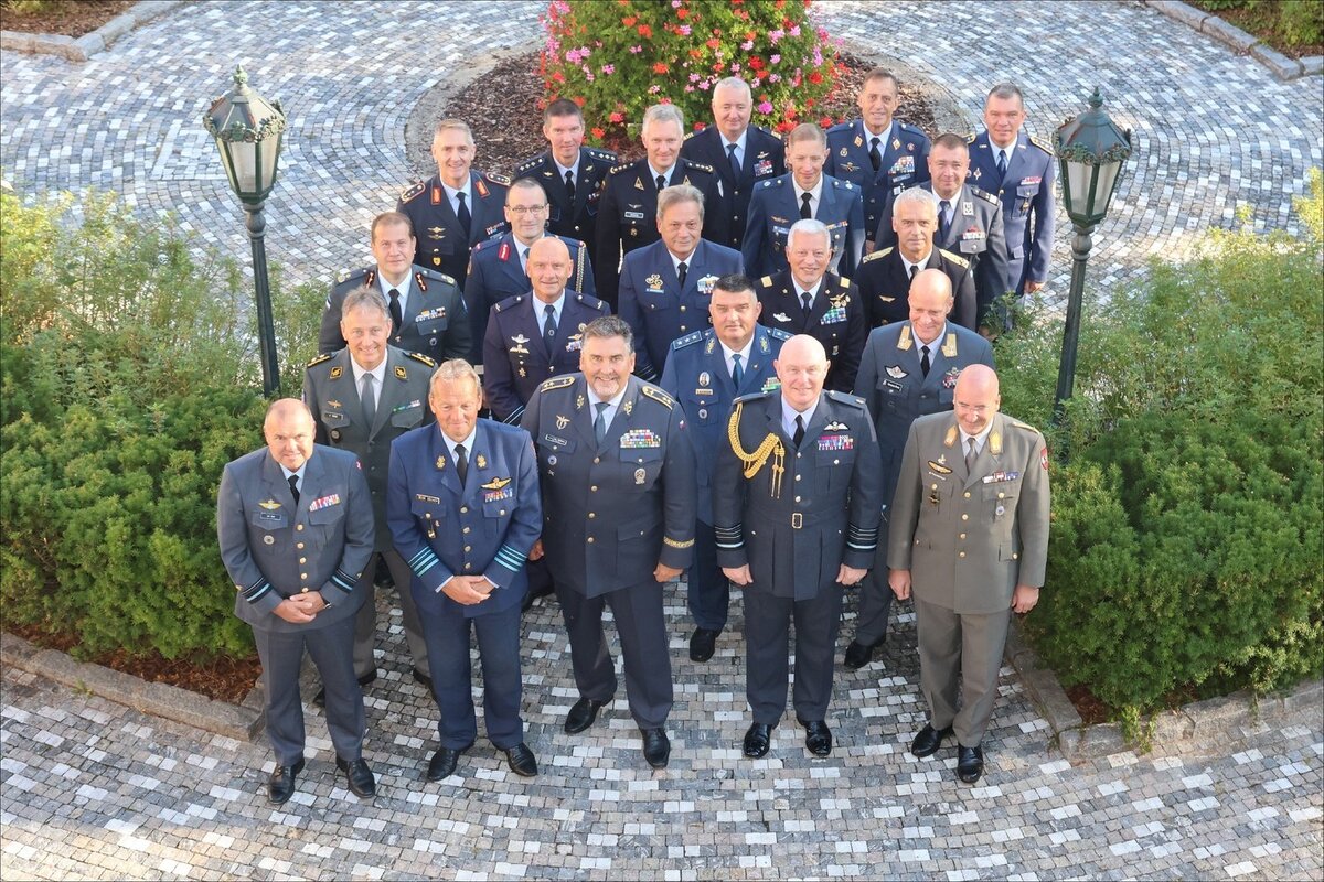 Foto: Praha hostila velitele evropských vzdušných sil | Ministerstvo obrany ČR