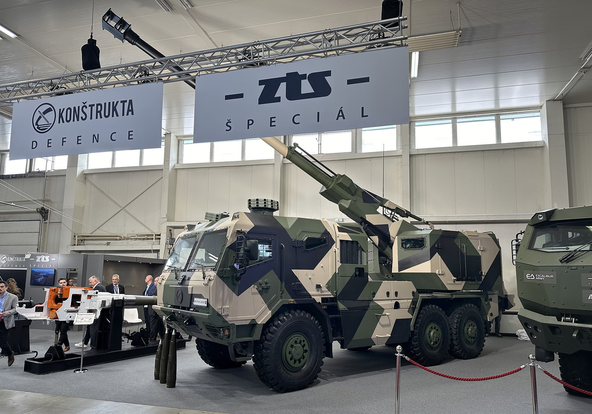 Foto: Samohybná kanónová houfnice BIA 6×6 na veletrhu IDEB 2024 | Michal Pivoňka / CZ DEFENCE