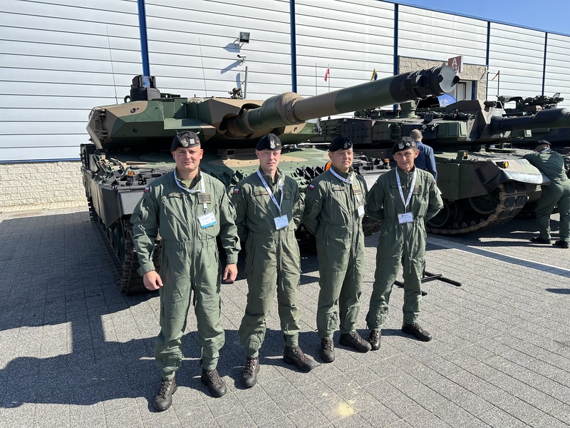 Picture: Polish crew of the Leopard 2PL tank | Michal Pivoňka / CZ DEFENCE