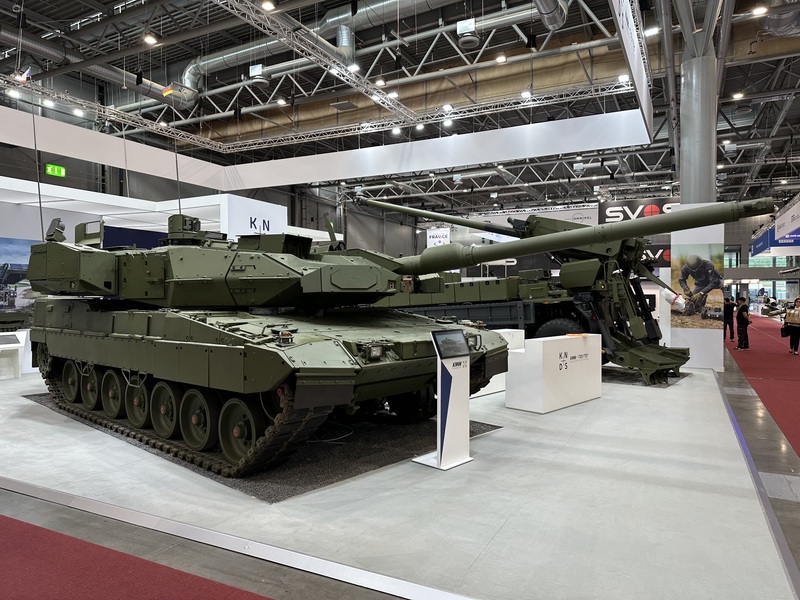 Leopard 2 A7 equipped with EuroTrophy active protection system | Michal Pivoňka / CZ DEFENCE
